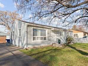 Exterior - Cozy SLC Haven Near Downtown (Salt Lake City)