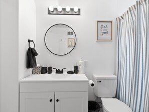 Towels, soap, toilet paper - Cozy SLC Haven Near Downtown (Salt Lake City)