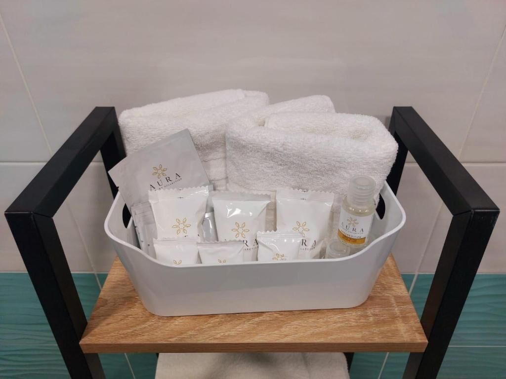 Double Room, Balcony, City View | Bathroom amenities