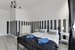 Comfort-Apartment, Stadtblick | Verdunkelungsvorhänge, Bügeleisen/Bügelbrett, kostenloses WLAN
