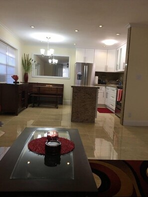 Interior - Comfortable 2-Bedroom, 1.5 Miles from the Beach (Pompano Beach)