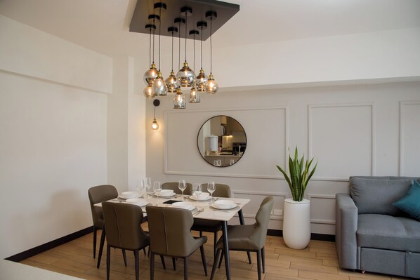 Dining - FIRA LUMIÈRE | Exclusive and comfortable apartment near Interplaza (Quetzaltenango)