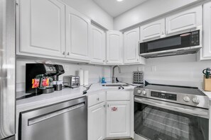 Private kitchen - 109 Great Ocean View Prime Location (Destin)