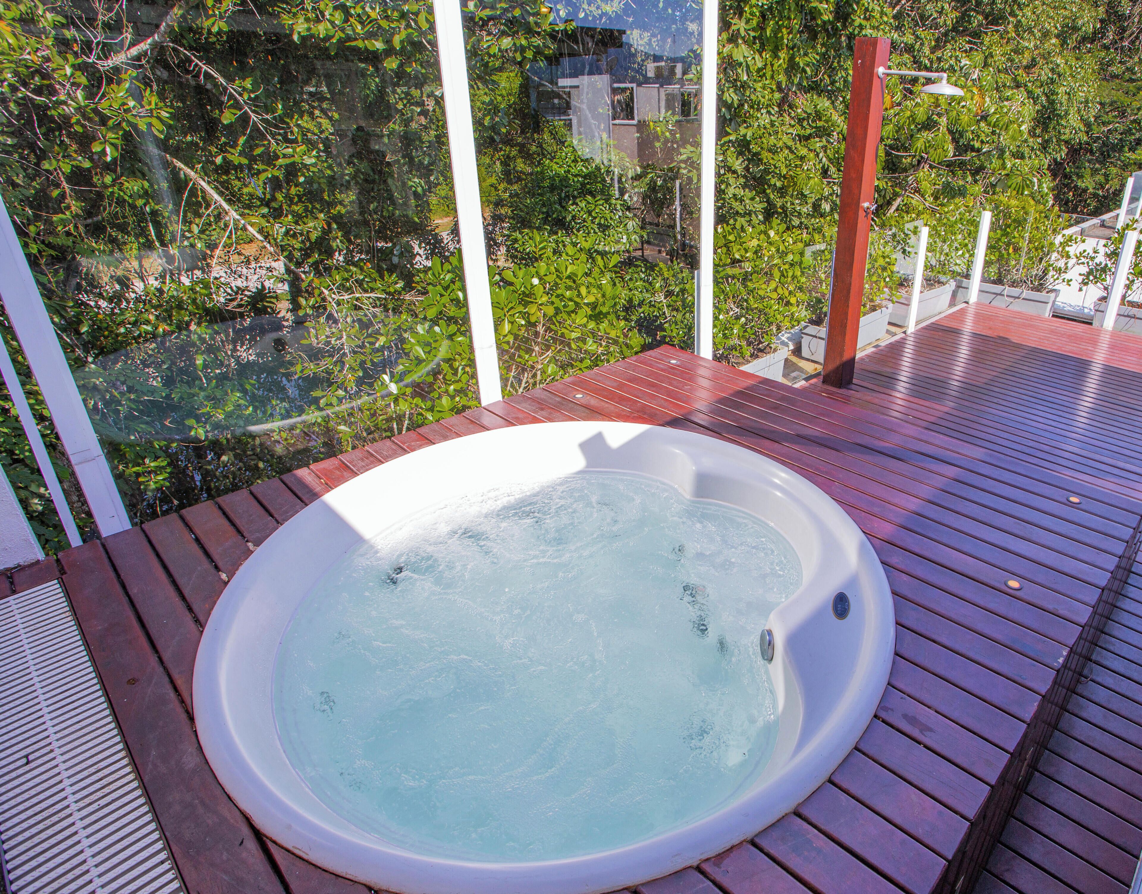 Casa, vista para o jardim | Terraço/pátio