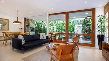 Casa, vista para o jardim | Área de estar