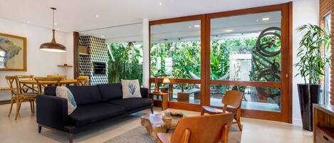 Maison, vue jardin | Coin séjour