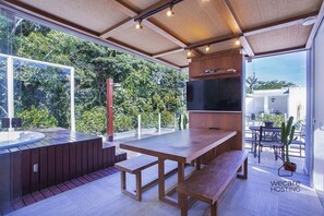 House, Garden View | Terrace/patio - Casa com jacuzzi e rooftop by Wecare (Bertioga)