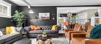 Roomy Central Hub âą Games, Fire Pit & Downtown Fun