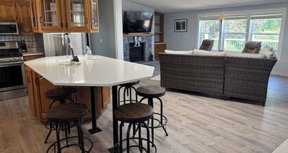 Fabulous 3-bedroom house with AC on charming Lake Osakis