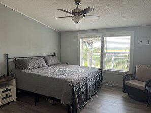 3 bedrooms, free WiFi, bed sheets - Fabulous 3-bedroom house with AC on charming Lake Osakis (Osakis)