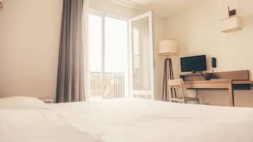 Silitysrauta/-lauta, ilmainen Wi-Fi, vuodevaatteet