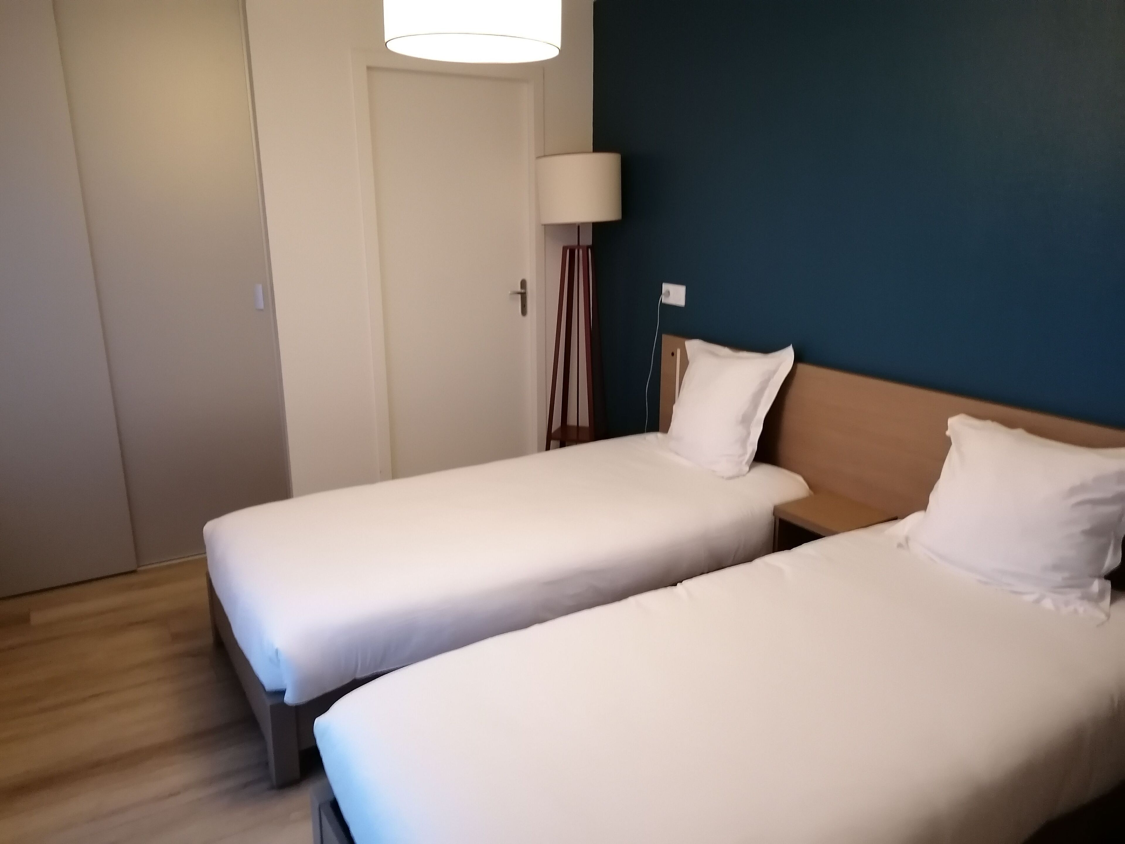 1 chambre, fer et planche à repasser, Wi-Fi gratuit, draps fournis
