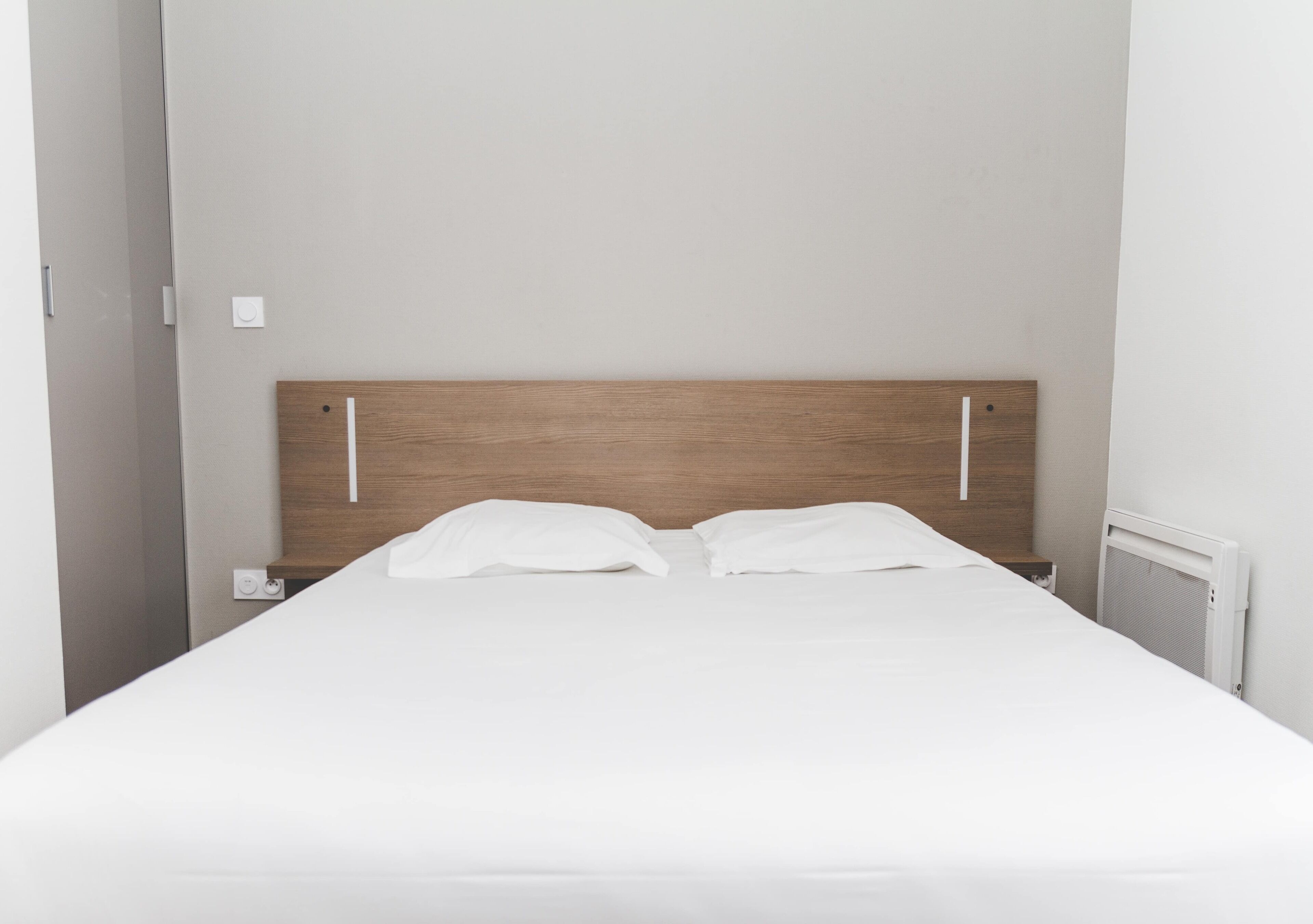 Fer et planche à repasser, Wi-Fi gratuit, draps fournis