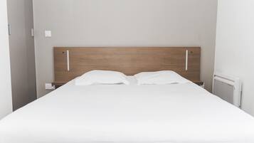 Fer et planche Ă repasser, Wi-Fi gratuit, draps fournis