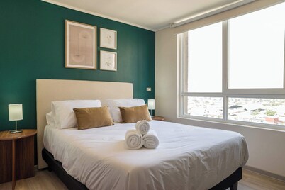 Chic Nunoa Apt Cozy Stay for 5 Balcony