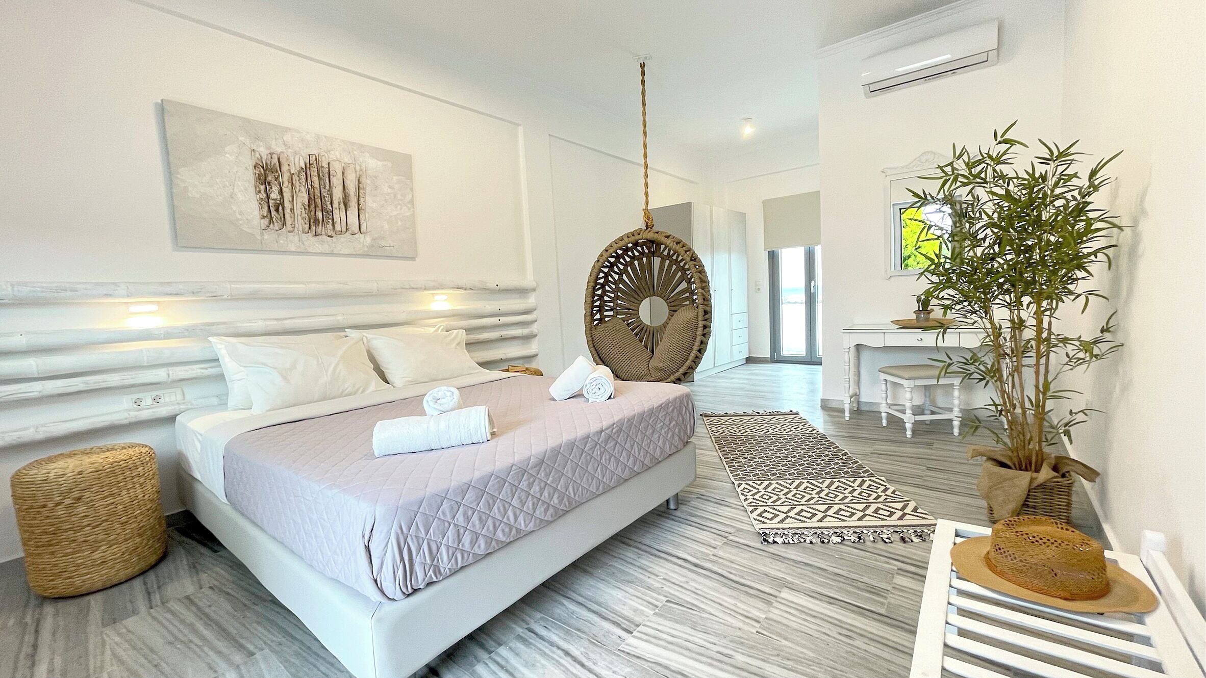 Deluxe-Zimmer, Balkon, Meerblick | Bügeleisen/Bügelbrett, kostenloses WLAN