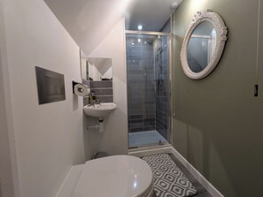 Toilet paper - Digby house flat 2 (West Mersea)