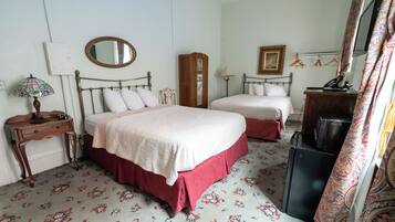 Blackout curtains, free WiFi