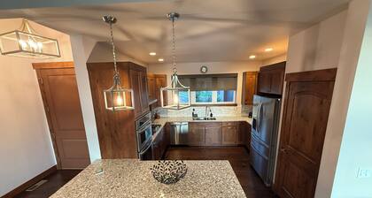 Cozy Home Near Vail, Quiet+ Beautiful Views