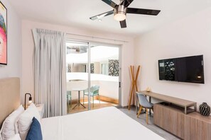 Iron/ironing board, WiFi, bed sheets - Luxury Studio w kitchen, Pool, Gym and Rooftop (Playa del Carmen)