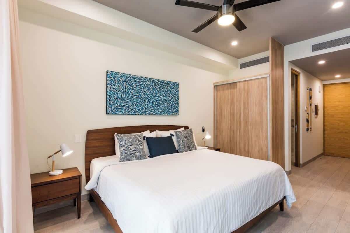 Iron/ironing board, travel cot, WiFi, bed sheets