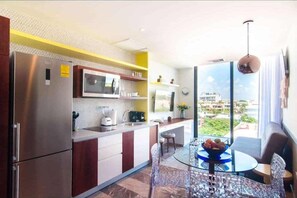 Fridge, microwave, stovetop, coffee/tea maker - 1BR in Singular Joy, best location in town (Playa del Carmen)