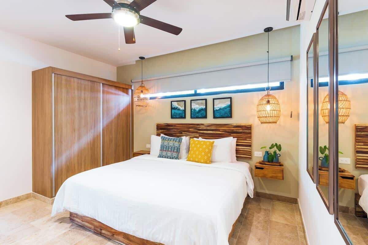 Iron/ironing board, travel cot, WiFi, bed sheets