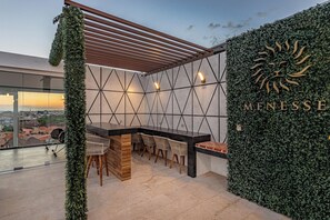 Terrace/patio - Oceanview Studio w/ Rooftop Pool Steps to Beach (Playa del Carmen)