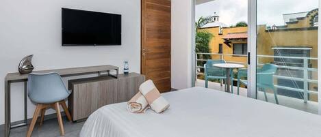 Ferros/tábuas de passar roupa, berço de viagem, Wi-Fi, roupa de cama