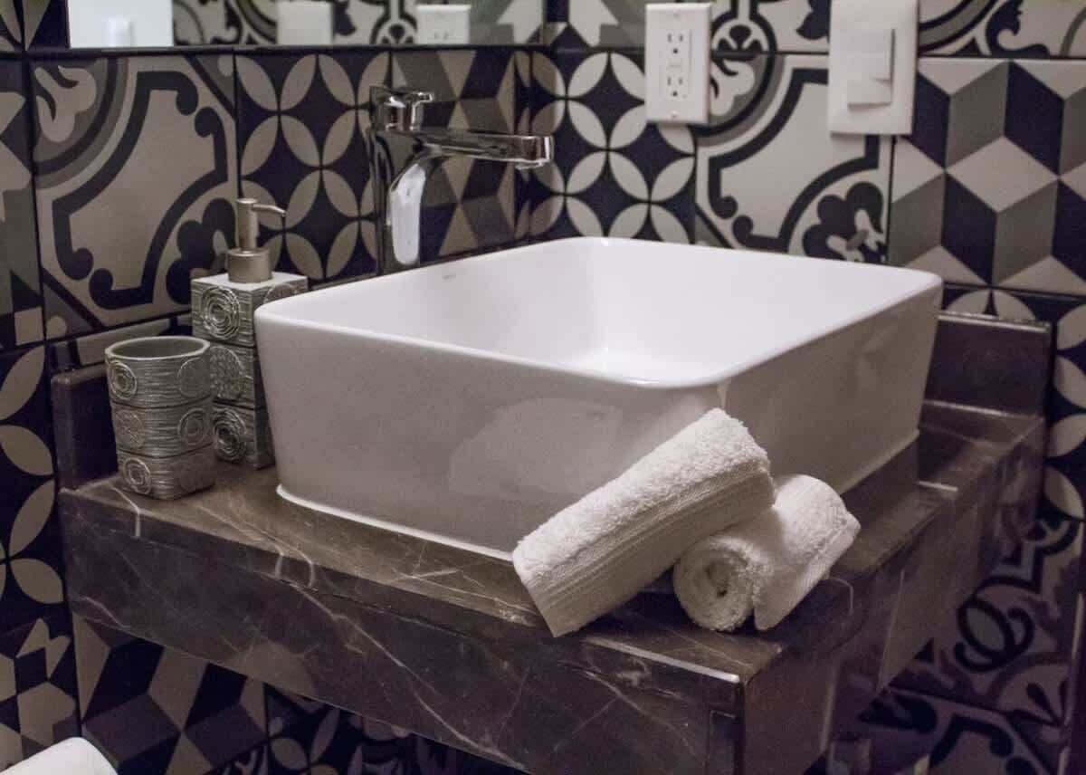 Ducha y secador de pelo