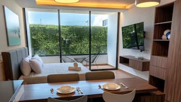Iron/ironing board, travel cot, WiFi