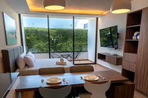 Iron/ironing board, travel cot, WiFi - Beachside Studio & Jacuzzi Bliss (Playa del Carmen)