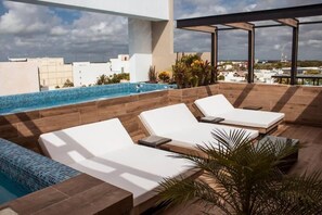 Pool - Beachside Studio & Jacuzzi Bliss (Playa del Carmen)