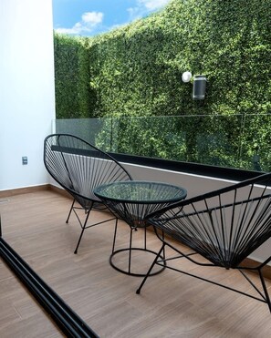 Terrace/patio - Beachside Studio & Jacuzzi Bliss (Playa del Carmen)