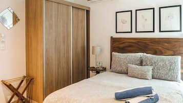 Strykejern/-brett, reiseseng for barn, wi-fi og sengetøy