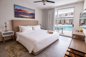 Iron/ironing board, WiFi, bed sheets - Chic Studio Near Beach & Rooftop Pool Access (Playa del Carmen)