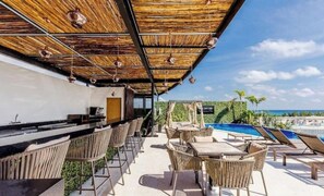 Outdoor dining - Penthouse w/ Private Rooftop Pool Steps from 5th Ave (Playa del Carmen)