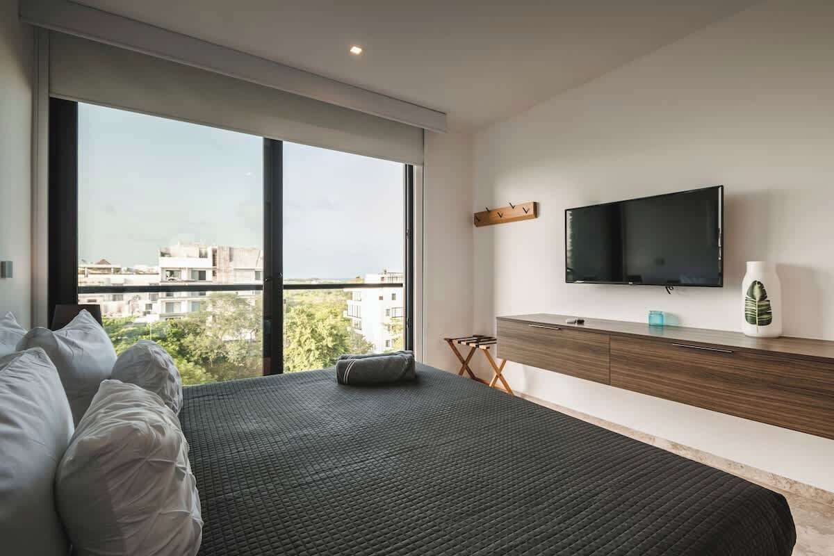 2 bedrooms, iron/ironing board, travel cot, WiFi