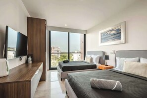 2 bedrooms, iron/ironing board, travel cot, WiFi - Penthouse w/ Private Rooftop Pool Steps from 5th Ave (Playa del Carmen)