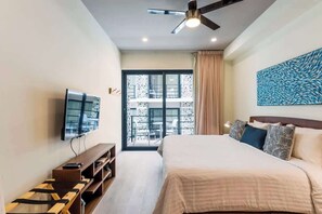 Iron/ironing board, travel cot, WiFi, bed sheets - Rooftop Pool & Ocean Views - Modern Studio Near Beach (Playa del Carmen)
