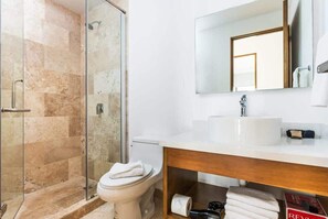 Shower, hair dryer - Rooftop Pool and Ocean Views Steps from 5th Ave (Playa del Carmen)