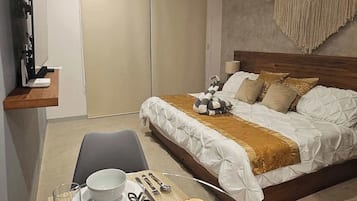 Iron/ironing board, WiFi