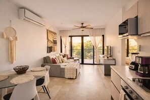 Interior - Stylish Rooftop Condo w Ocean Views and Pools (Playa del Carmen)