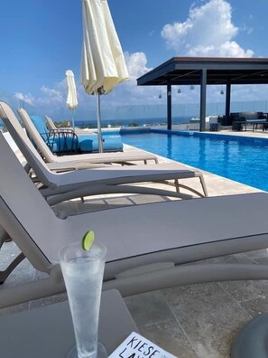 Pool - Stylish Condo Near Beach - Central Playa del Carmen (Playa del Carmen)