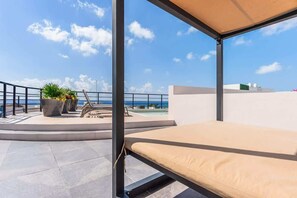 Property grounds - Oceanview Condo w/ Rooftop Pool & 5th Ave Access (Playa del Carmen)