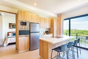 Microwave, coffee/tea maker - Rooftop Pool & Mangrove Views Steps from Fifth Avenue (Playa del Carmen)
