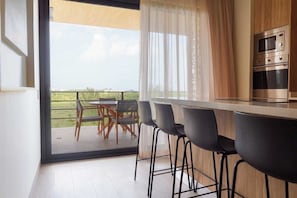 Fridge, microwave, oven, stovetop - Oceanview Luxury Condo 200m to Beach & Rooftop Pool (Playa del Carmen)