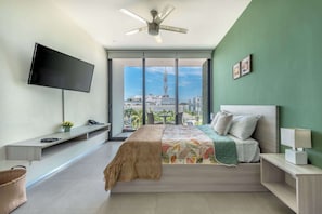 Strykejern/-brett, reiseseng for barn, wi-fi og sengetøy