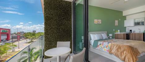 Fer et planche Ă repasser, lit parapluie, Wi-Fi, draps fournis