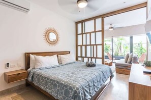 Iron/ironing board, travel cot, WiFi, bed sheets - Stylish Condo w Rooftop Pools and Ocean Views (Playa del Carmen)